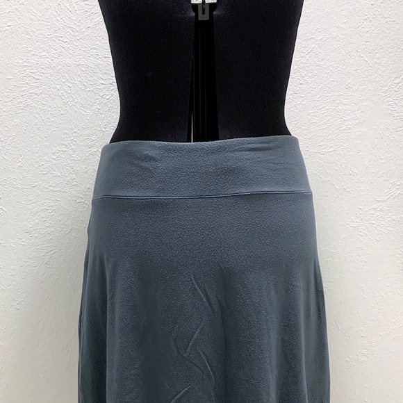 Athleta | Layered Skirt with Hidden Front Pocket | Grey | LG | Lightly Used - Picture 4 of 8